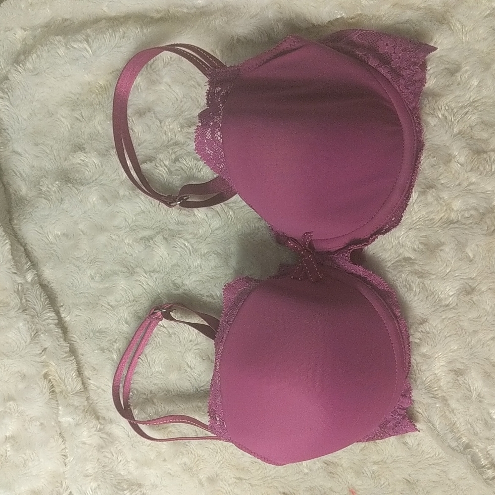 Chantelle Bra 34 C SIZE TAG IS MISSING